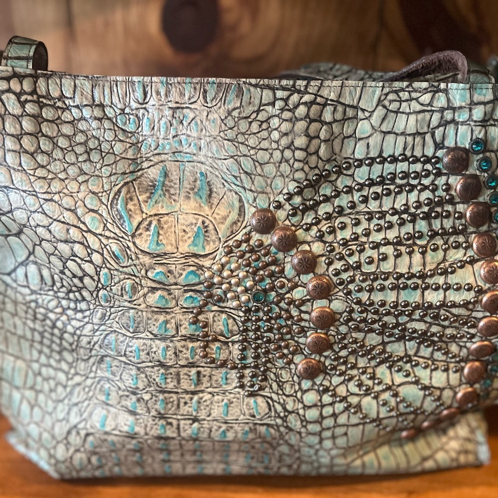 Elegant Crocodile Patterned Women Bag